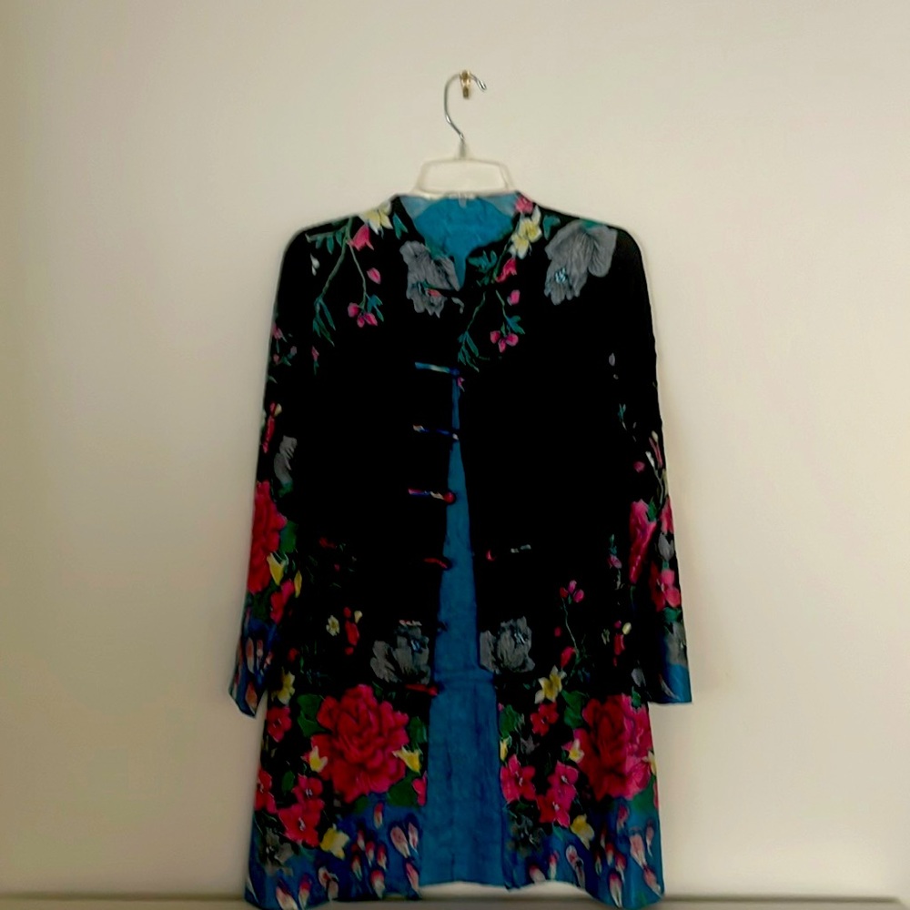 Superb silk, beautiful pink, red and turquoise color in perfect condition